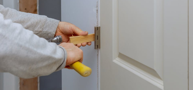 fiberglass entry door repair in Lynwood